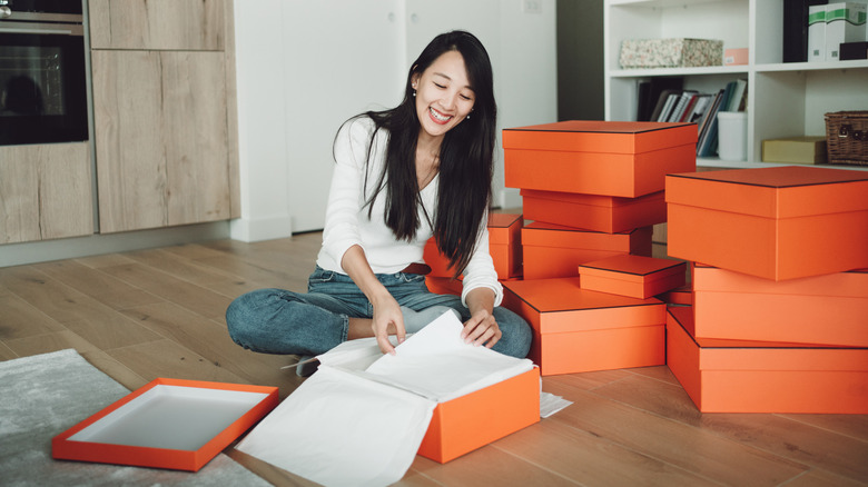 Stop wasting old shoeboxes — transform them into chic woven storage baskets