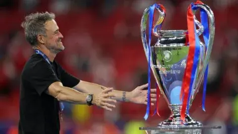 Luis Enrique se sienta en la mesa de Zidane y Guardiola tras lograr el ...