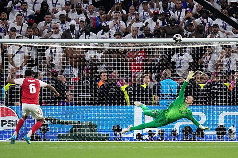 Paris Saint-Germain wins the Champions League after penalty shootout ...
