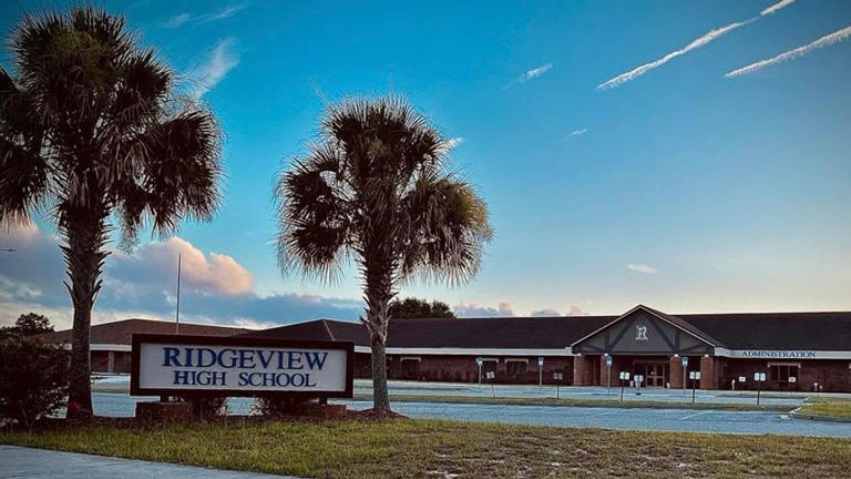 Florida high school teacher arrested after allegedly sending explicit ...