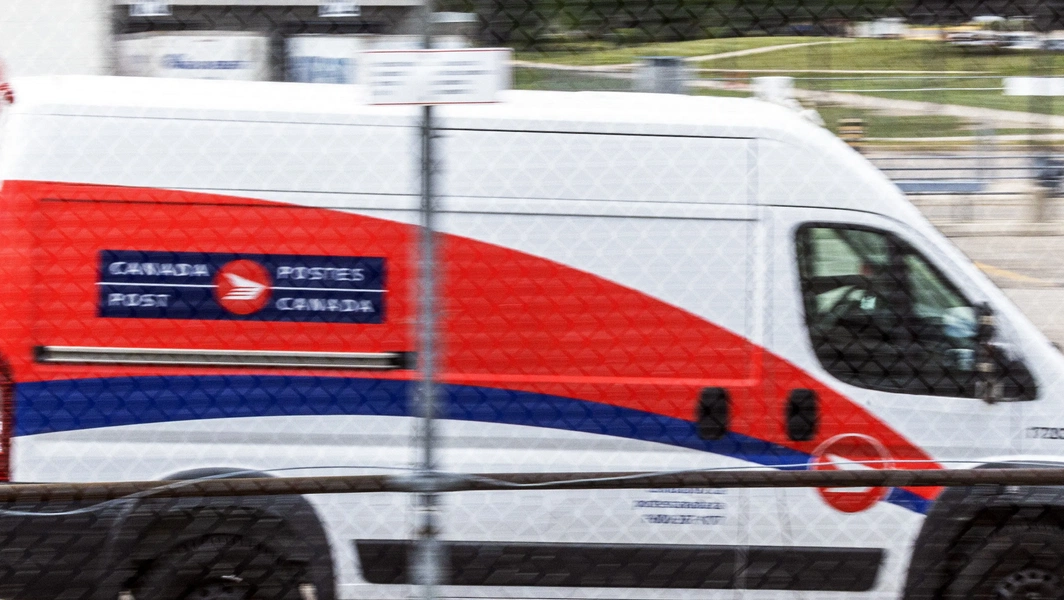 Canada Post workers conclude vote on tentative contract