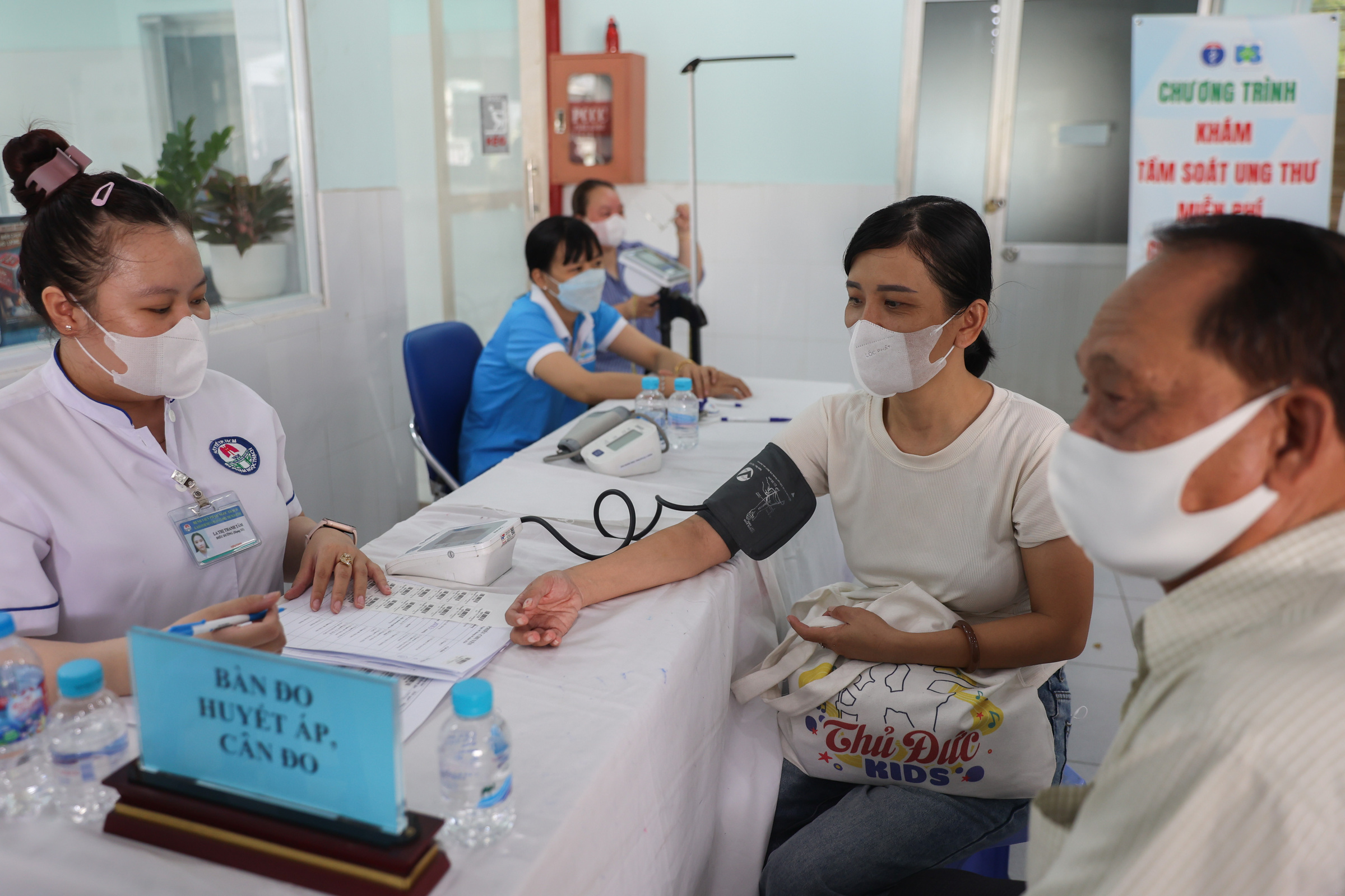 Người tạm trú tại TP HCM được khám sức khỏe định kỳ miễn phí