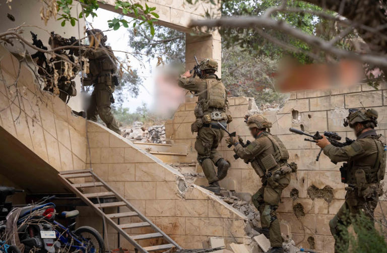 In pictures: IDF retakes southern Lebanon's Beaufort Ridge outpost ...