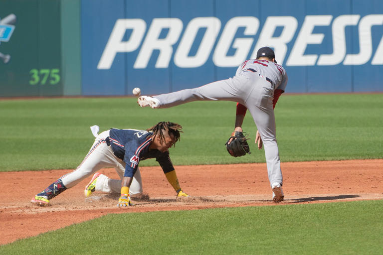 Wong, Duran propel Red Sox to 9-1 victory over Guardians