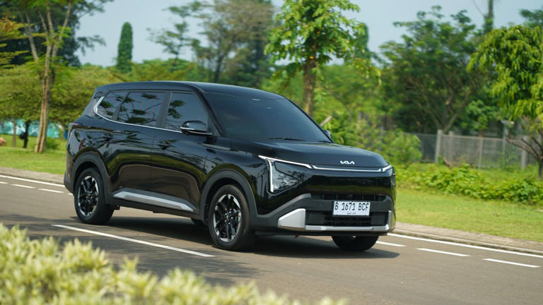 Fasilitasnya mantap, seperti ini fitur di Kia Carens varian tertinggi
