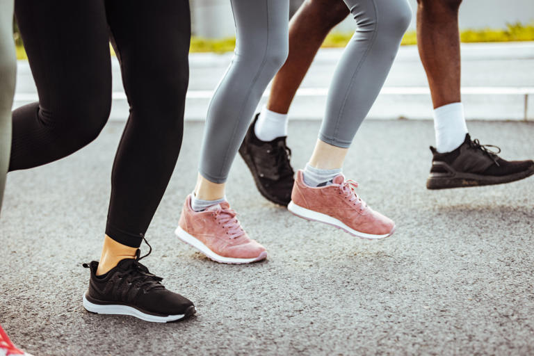 'Rucking' is the walking trend you need to try. Here's why.