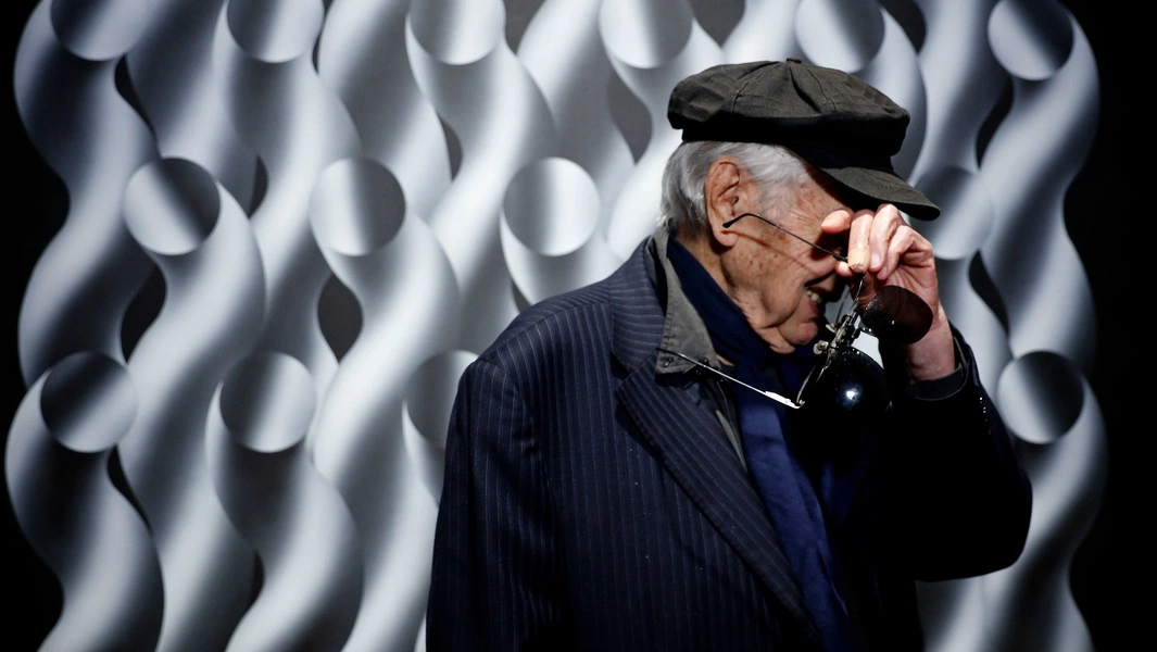Julio Le Parc dies at 97 ahead of Tate retrospective