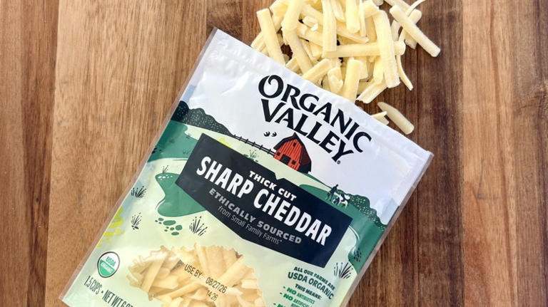 8 shredded cheese brands to buy and 4 to leave on the shelf