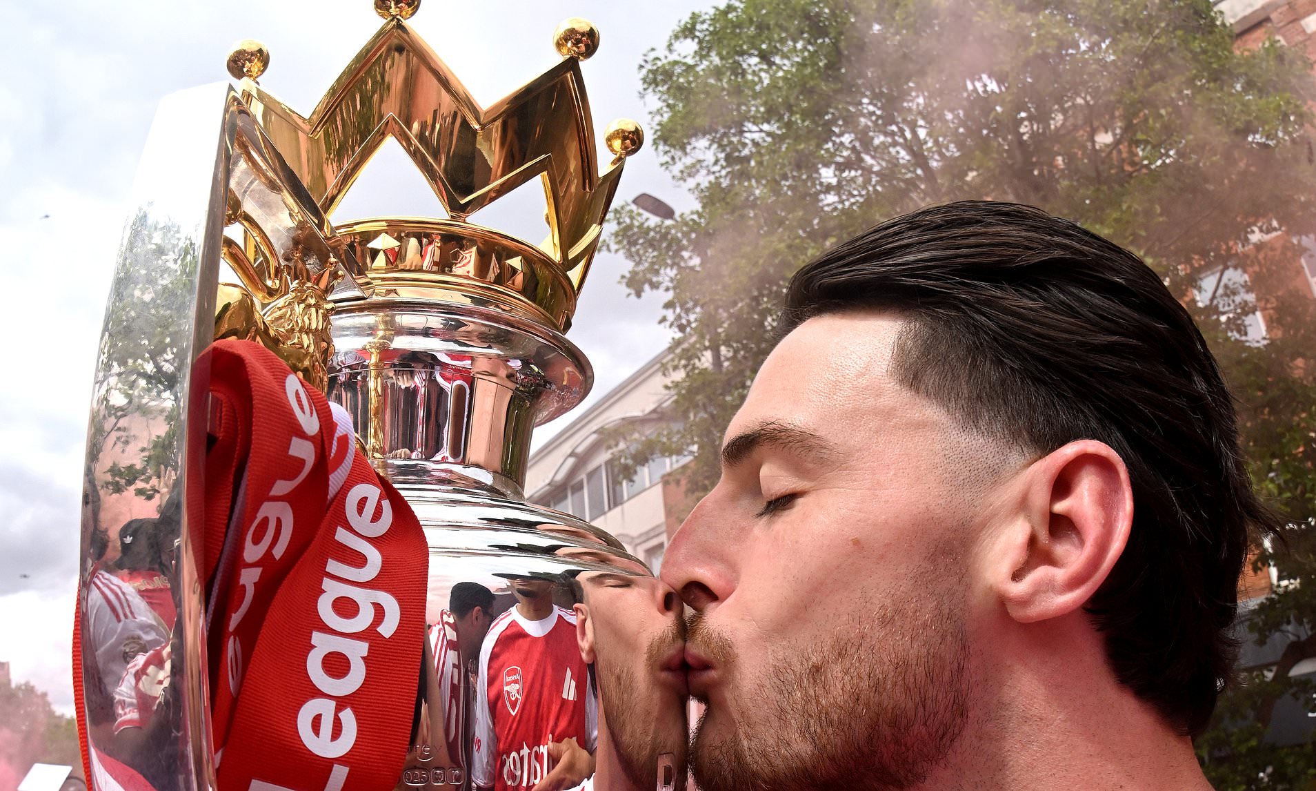 Declan Rice sends warning to Arsenal's rivals as hundreds of thousands ...