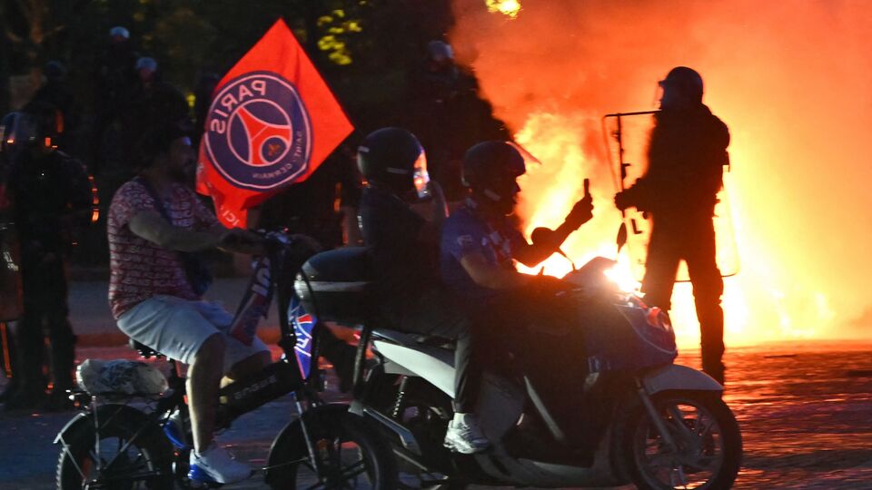 Image for ‘Battle of Hogwarts’ memes flood internet as PSG Champions League celebrations turn violent in France