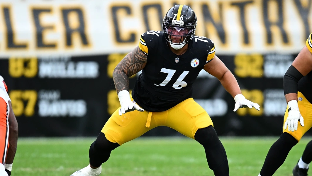 Steelers overhaul offense to protect Rodgers and build chemistry