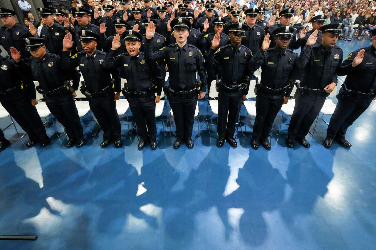 Houston police at their biggest numbers in 20 years, matching US trend ...