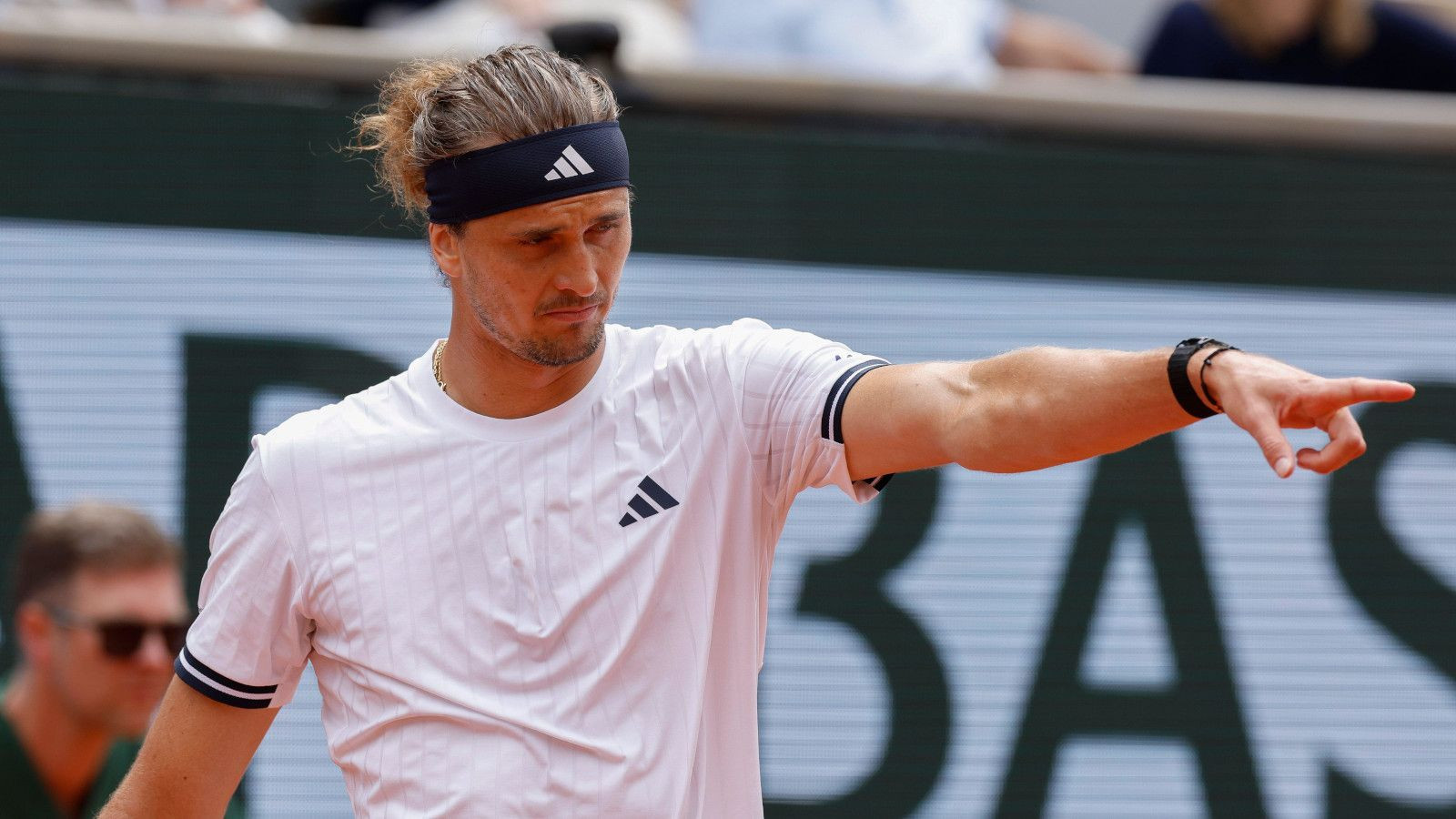 Alexander Zverev fires verbal warning shot at Jannik Sinner and