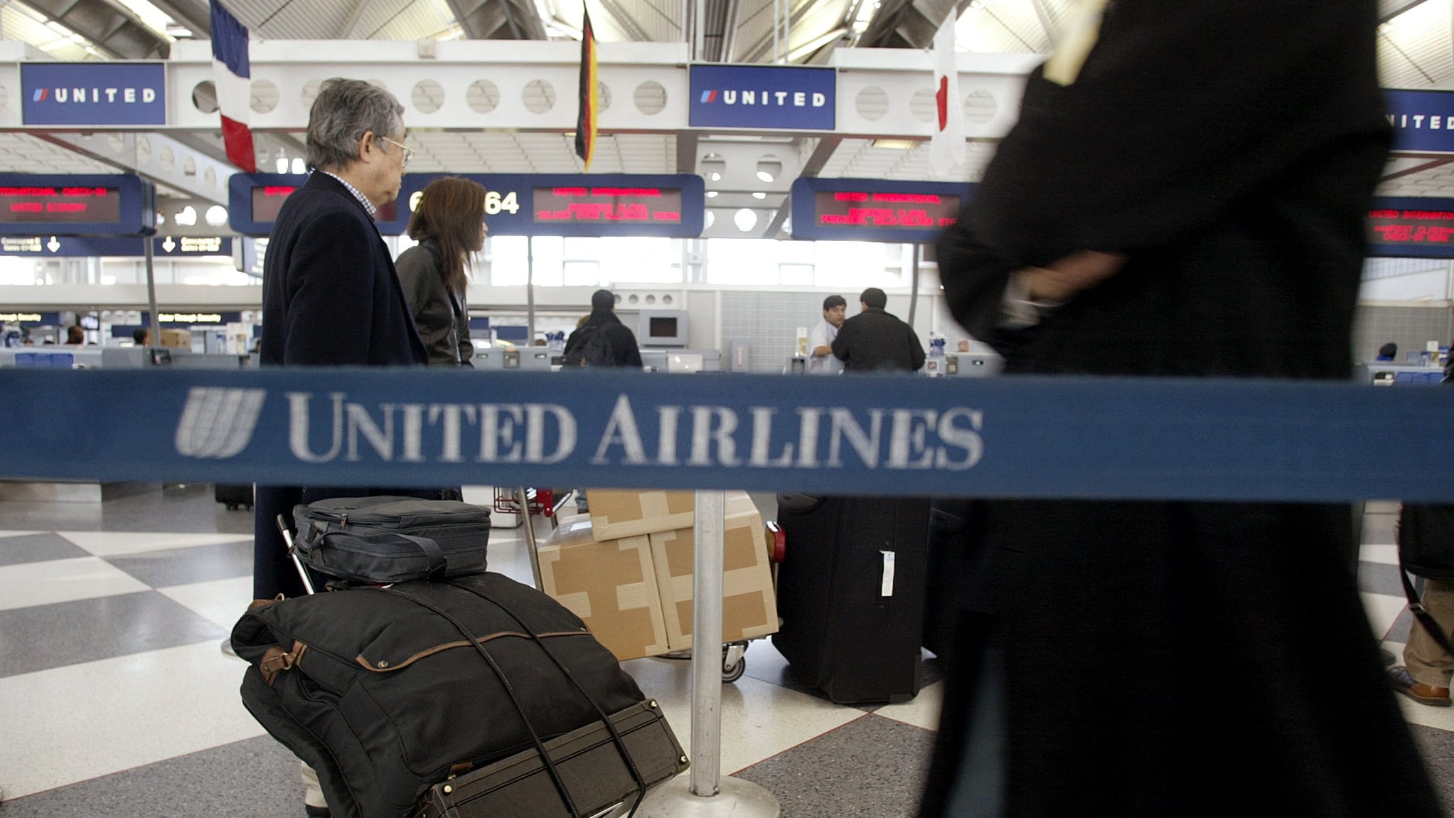 Flight turns around midair over possible security threat