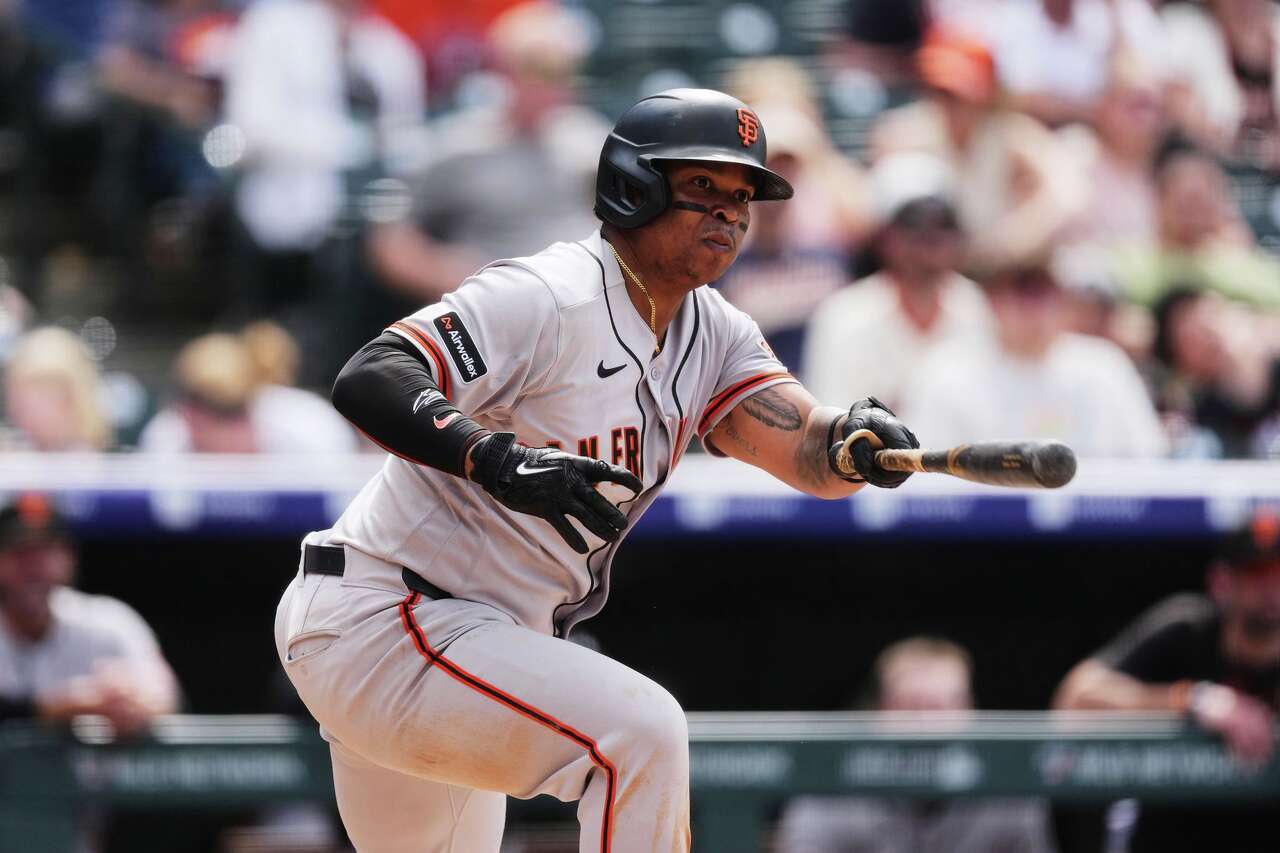 Giants' offense awakens in 19-6 win over Rockies as five-game skid
