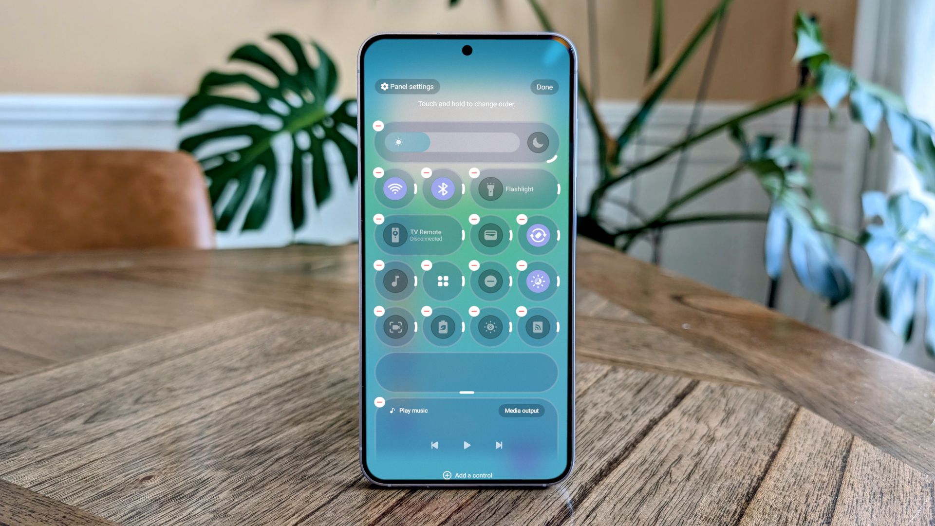 Samsung finally fixed One UI's messy quick settings to match the Pixel
