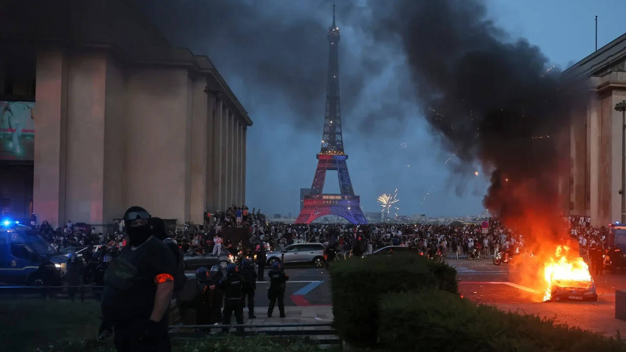 900 arrested in France over Champions League final riots