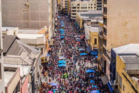 Rua 25 de Março, tradicional polo de comércio popular no centro de São Paulo, também entrou na mira da investigação