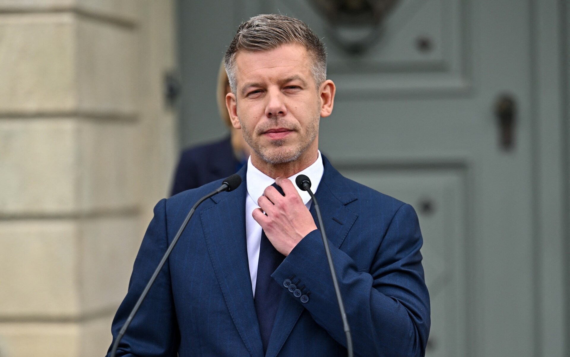 PM Magyar to change constitution to oust president