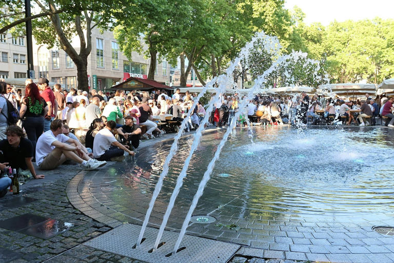 Seit über 50 Jahren Kult: Die Kölner Weinwoche ist zurück auf dem Neumarkt
