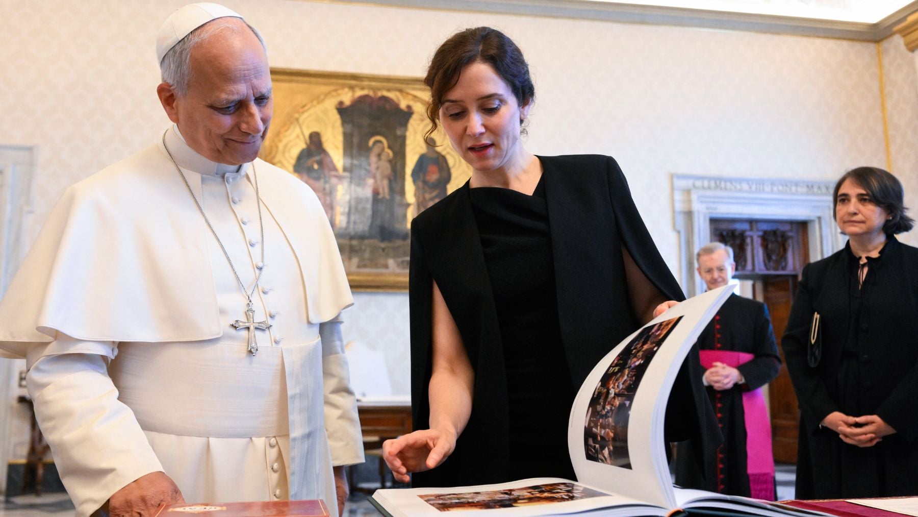 Ayuso visita al Papa en el Vaticano antes de su llegada a Madrid y ...