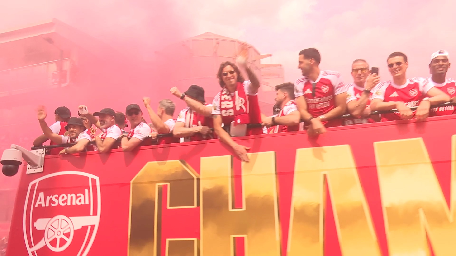 Arsenal paint London red as huge crowds celebrate historic title triumph