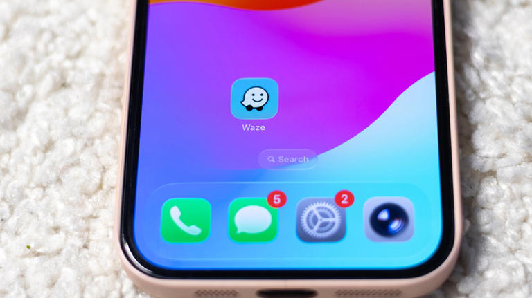 8 reasons Waze is better (and worse) than Google Maps