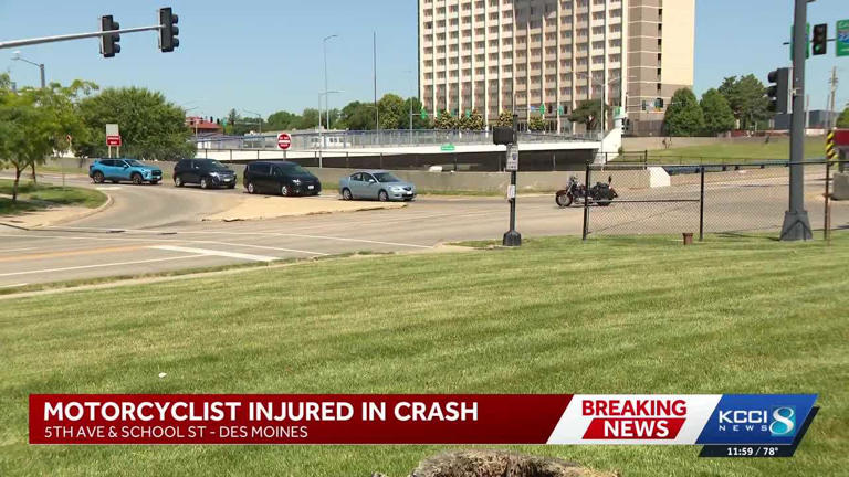 Motorcyclist injured in crash in Des Moines