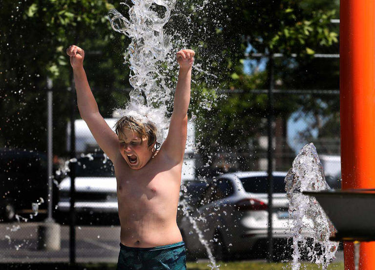 Are pools, splash pads open in Tri-Cities? Here's where to cool off ...