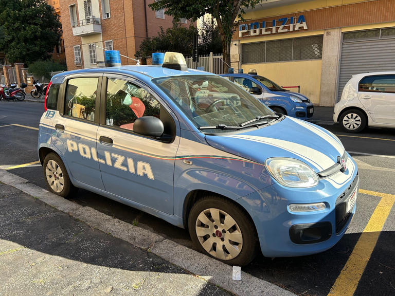 FILE PHOTO - An Italian police vehicle is parked in Rome. (is associated with: «Four bodies found in burnt-out car in Italy») Christoph Sator/dpa