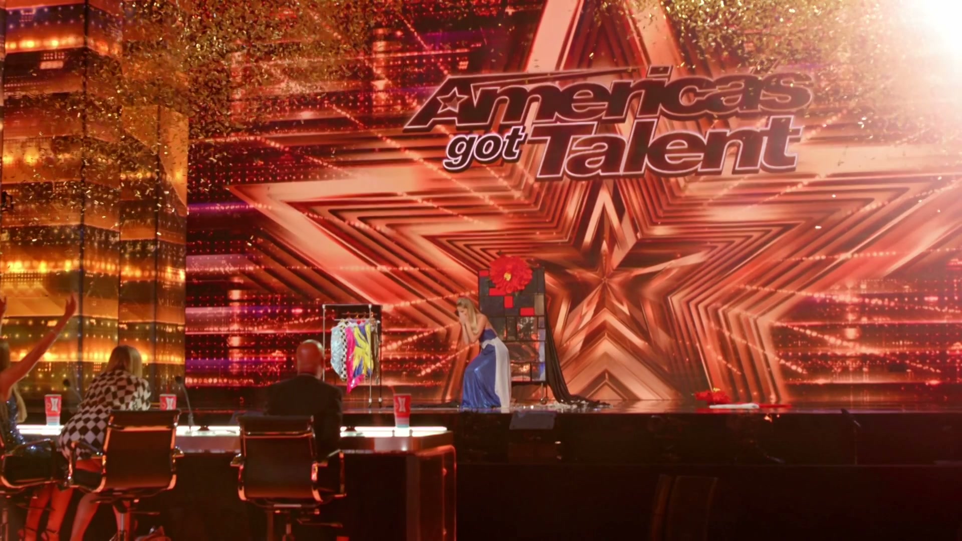 Golden buzzer: Léa Kyle - quick change