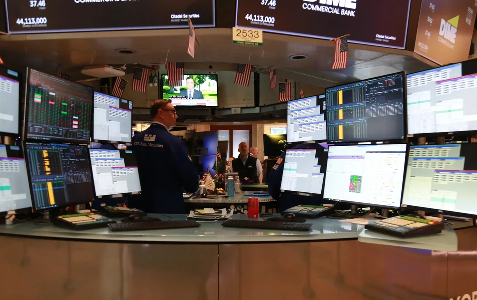 Historic stock-bond gap raises rebalancing and risk concerns