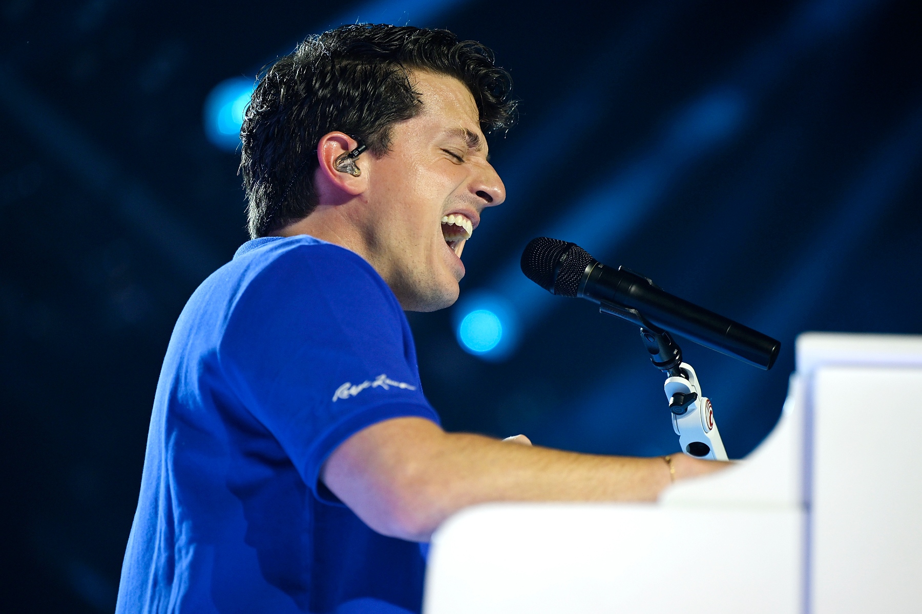 Charlie Puth cancela su concierto en Orlando por enfermedad: «Estoy devastado».