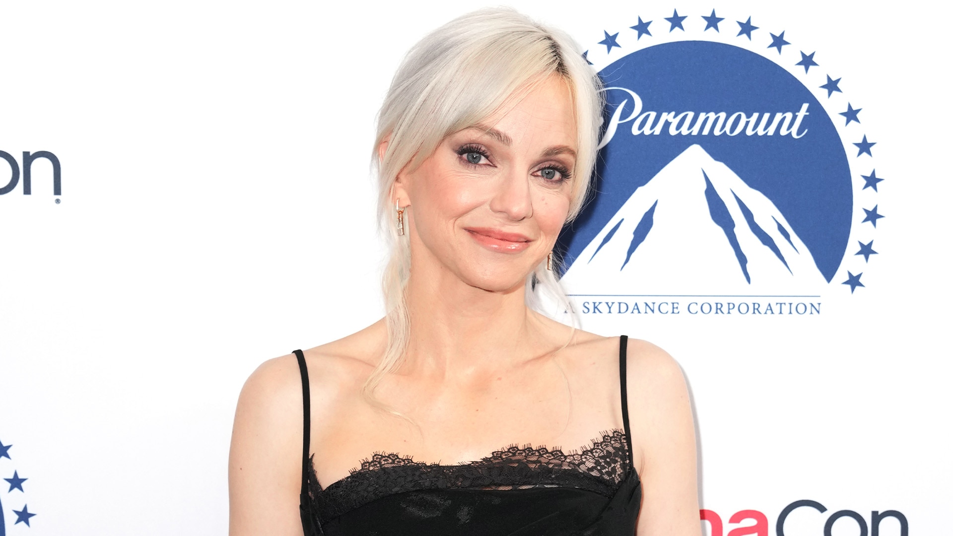 Anna Faris says she almost died from carbon monoxide poisoning after renting a vacation home | Watch