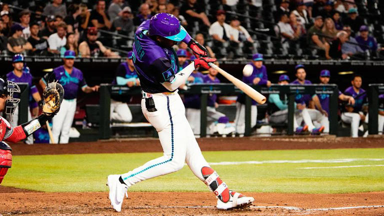 LuJames Groover's first major league hit was electric