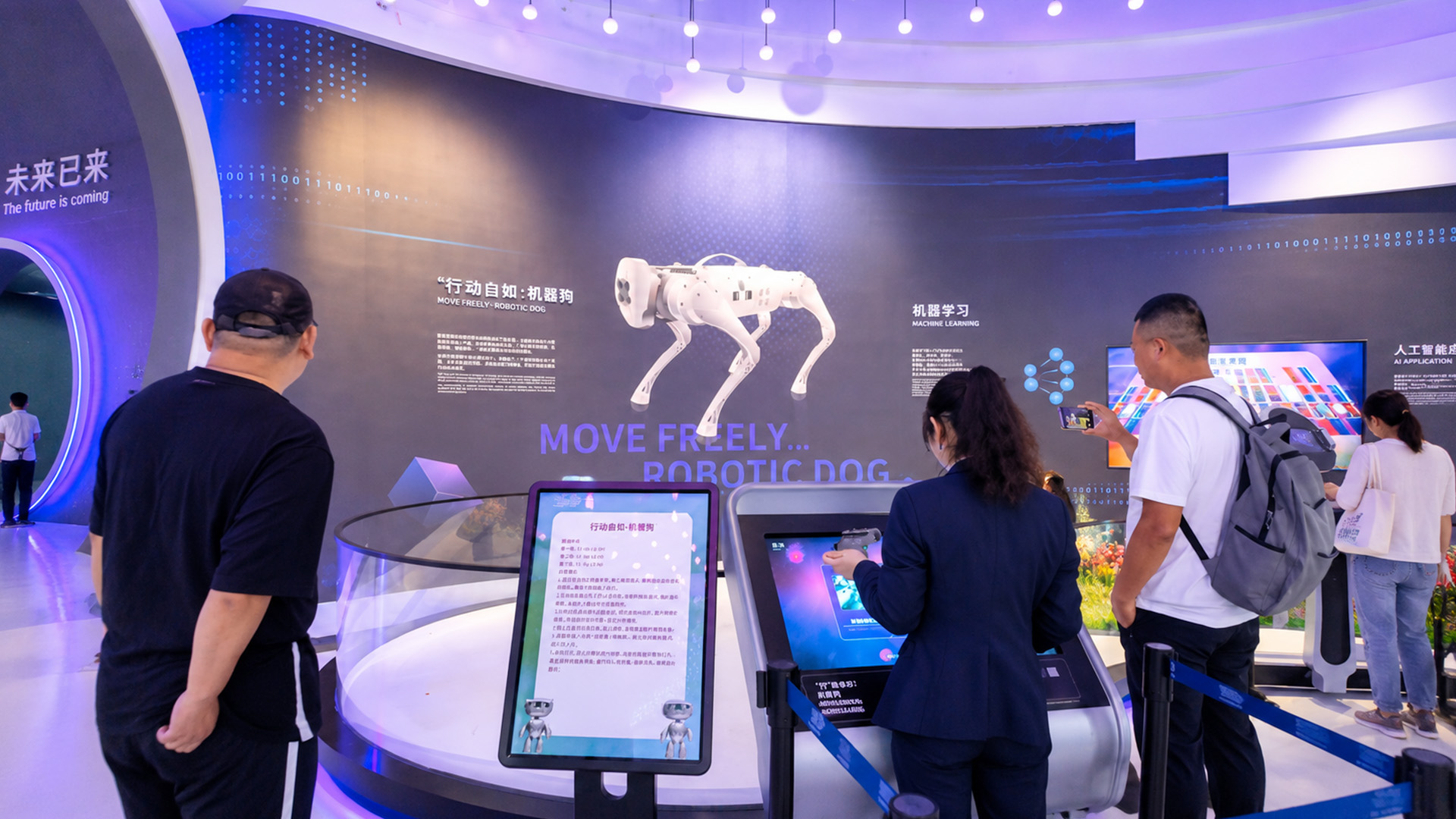 Robot-hund udstilling forklarer fremtidens teknologi i Kina