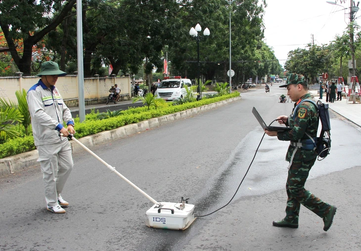 Radar xuyên đất của quân đội vào cuộc, đào 4 rãnh thăm dò tìm mộ tập thể liệt sĩ ở Kon Tum