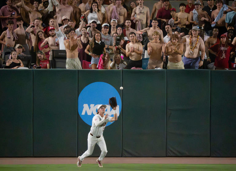 'Tarps off' defines Alabama baseball home-field advantage in super regional
