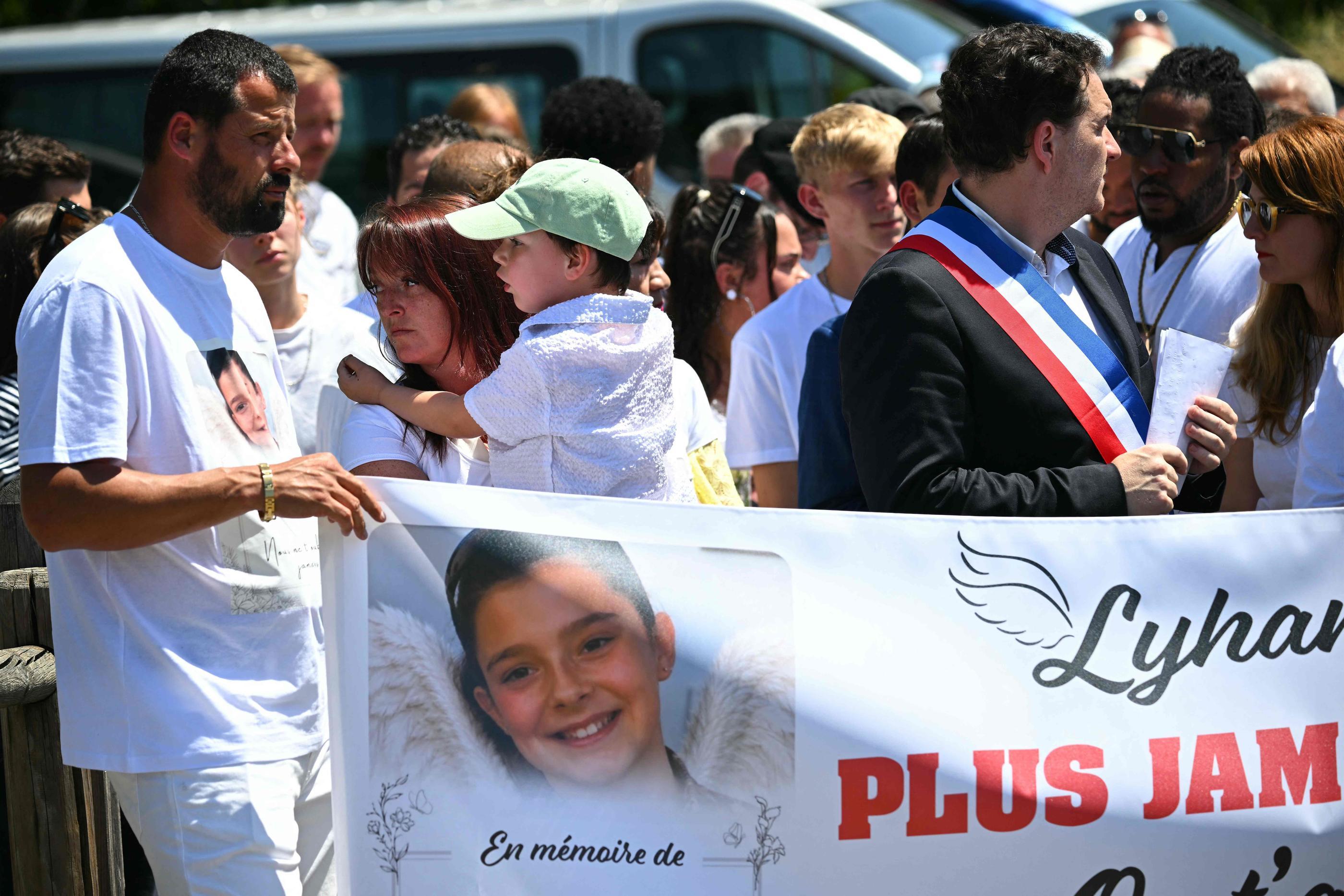 Pardon pour ce que tu as vécu » : l'émotion de la famille de Lyhanna après  la marche blanche en son hommage