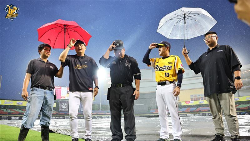 中職／雨勢攪局保留比賽! 兄弟拚首度3連戰橫掃落空 樂天逃過淘汰命運