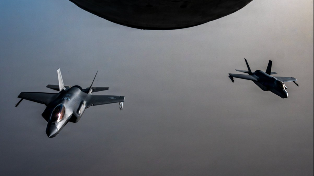 EEUU derriba drones iraníes cuando la guerra en Oriente Medio cumple ...