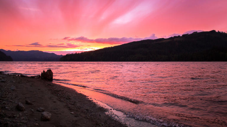 Between Portland and Seattle is Washington's mountain lake getaway with ...