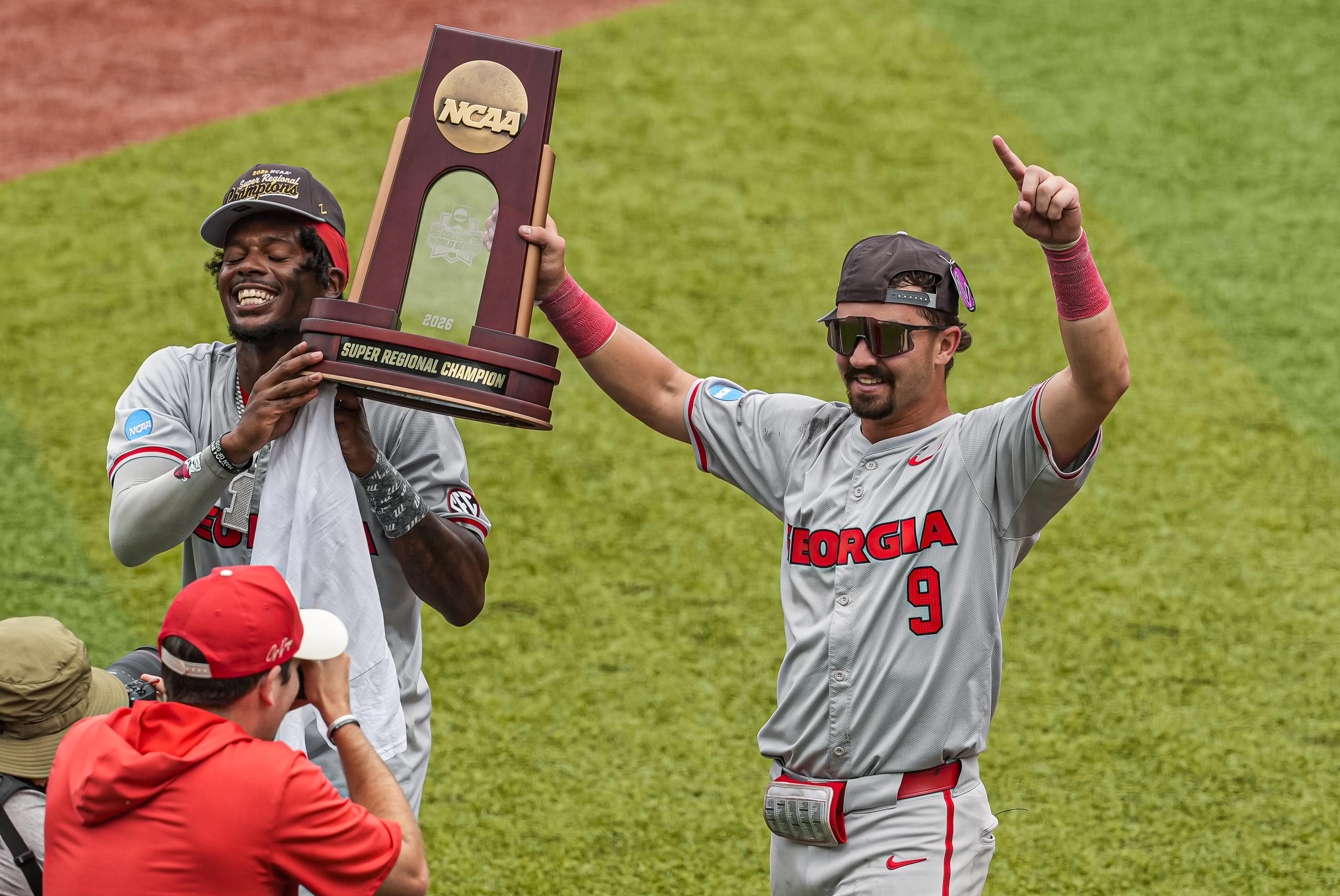 Omaha! Diamond Dawgs bound for CWS