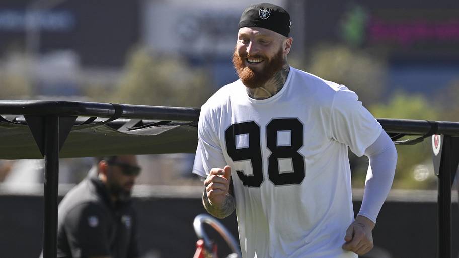 ESPN reporter names Bears as candidate to pursue trade with Raiders for ...