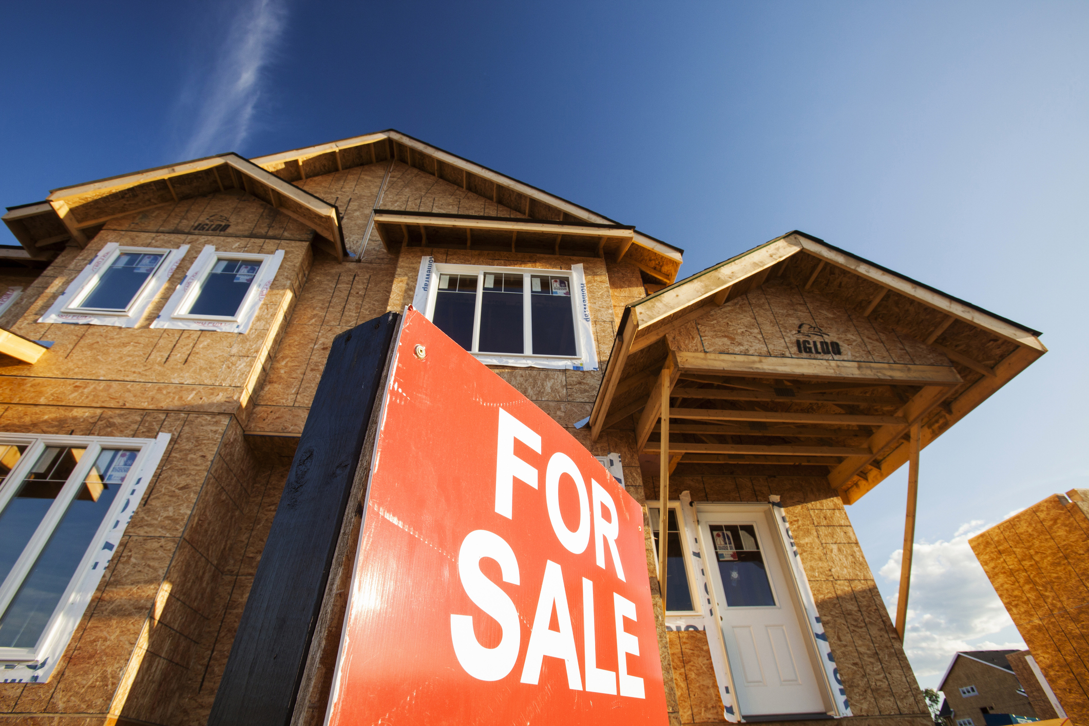 Le march&eacute; immobilier recule de 20 %, les Canadiens n'ont toujours pas les moyens d'acheter une maison