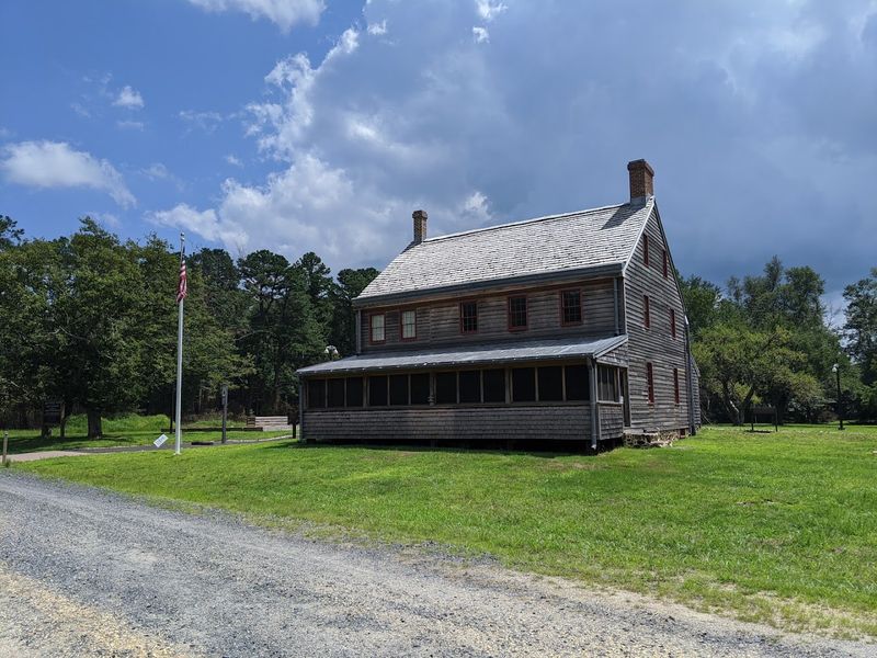 The oldest intact bar in the United States is hiding at this historic ...