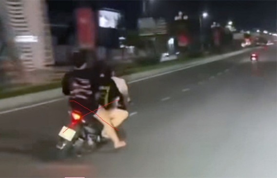 3 thiếu nữ bị xử phạt vì lạng lách, đánh võng trên đường phố Hưng Yên