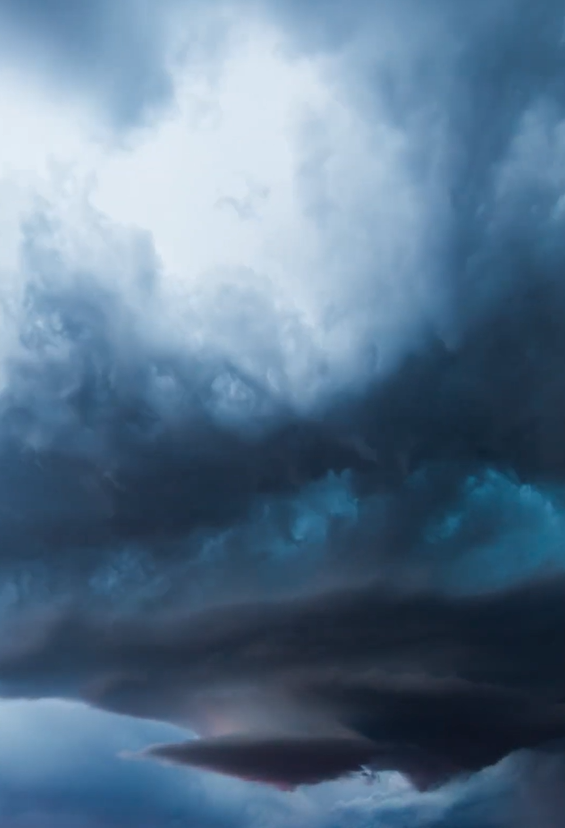Vorticity 6 supercell incoming storm chasing timelapse in Colorado