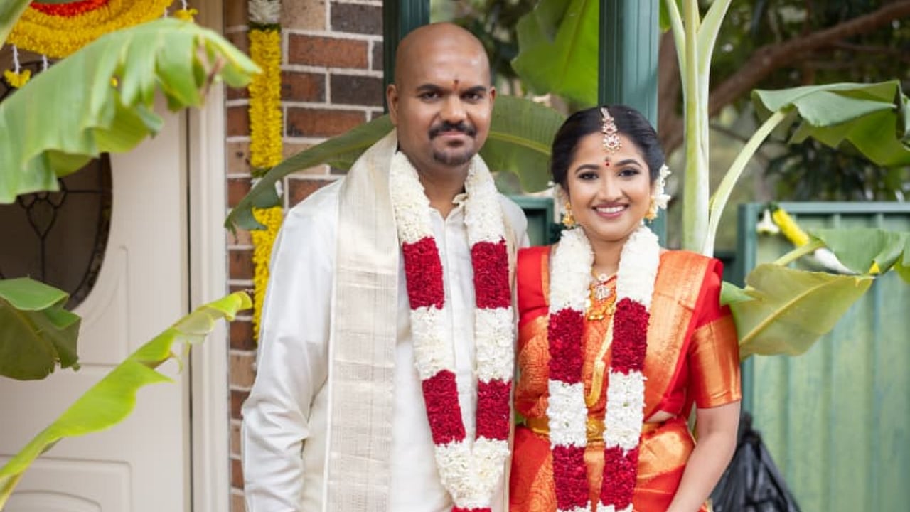 Puriyatha Puthir producer ties the knot