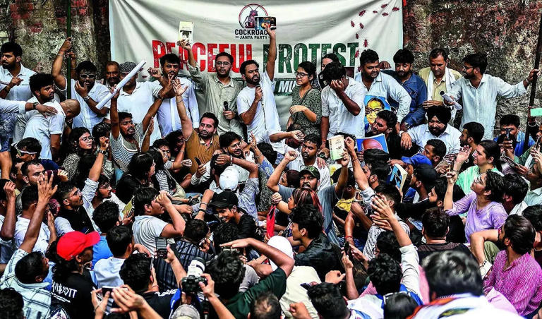 ‘Cockroach Janta Party’ gets a new rival? Ex-Supreme Court judge ...